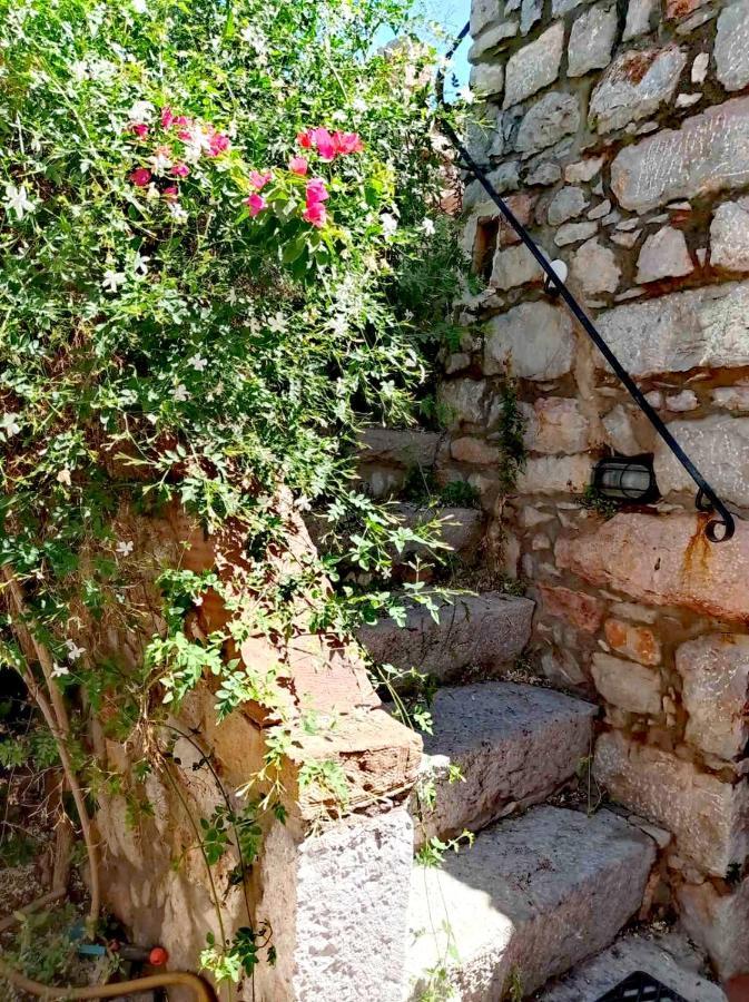 فيلا خيوسفي Traditional Stone House In Chios المظهر الخارجي الصورة